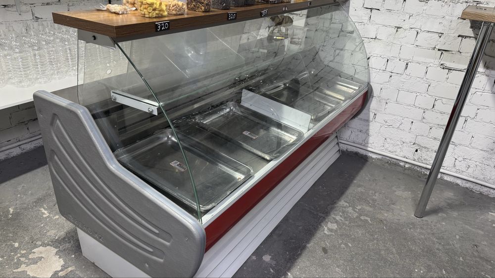 Продам витринный холодильник
