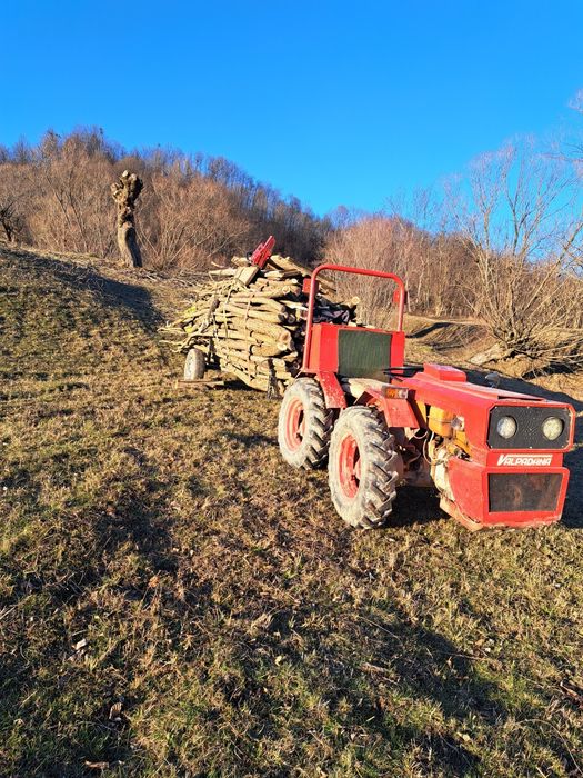 Tractor articulat 4x4