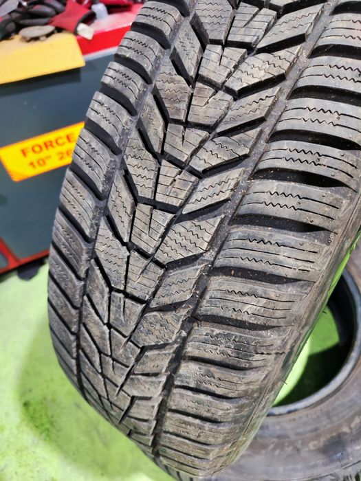 2 бр зимни 225/65/17 Hankook