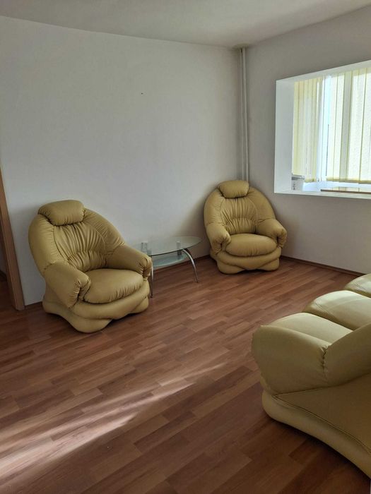 inchiriez apartament 3 camere