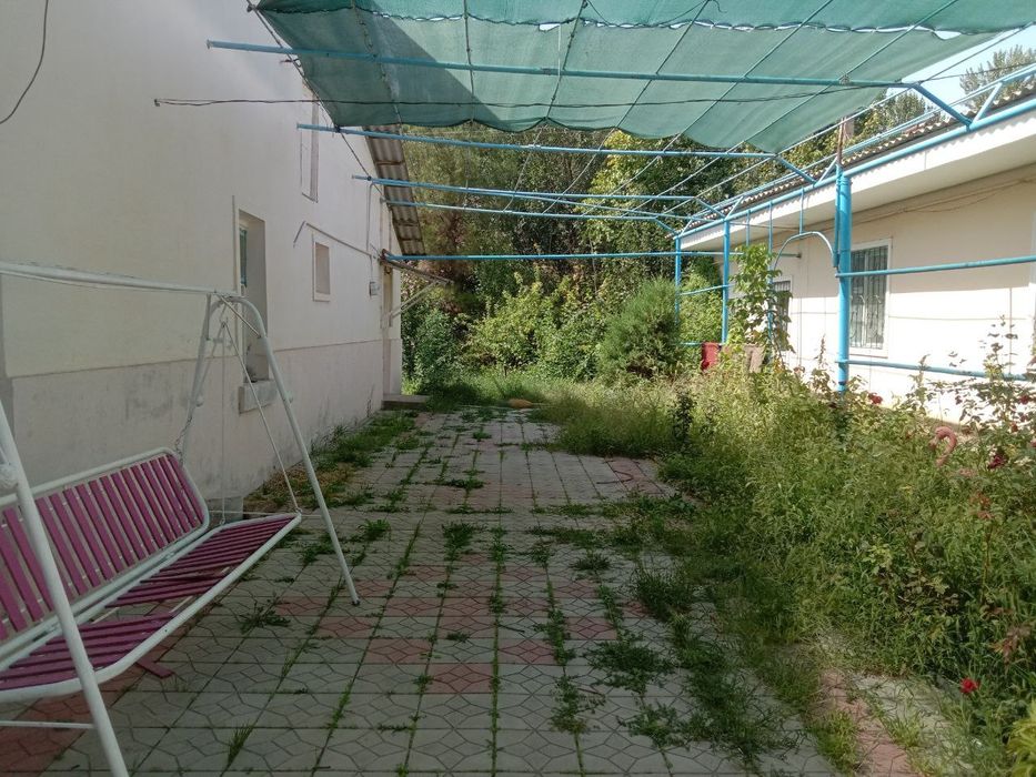 Продаётся участок-дача с двумя домами. Площадь участка 20 соток.
