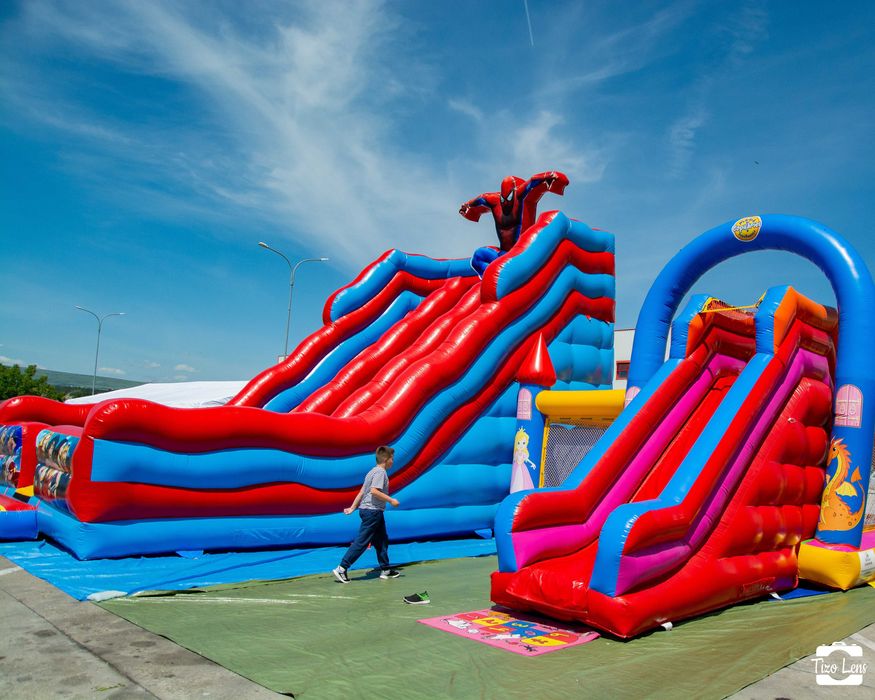 Animatori petreceri și tobogane gonflabile Cluj