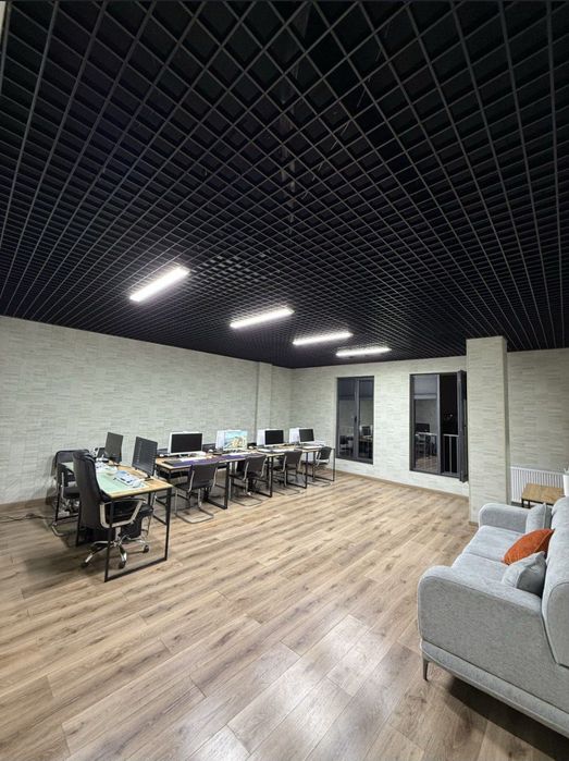 Офис в Центре Метро Минор (Есть свой санузел)