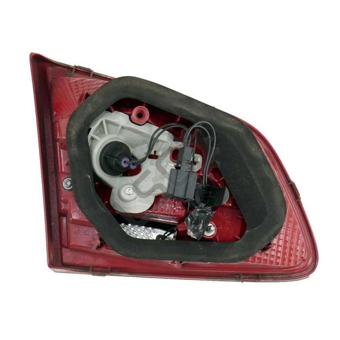 Десен вътрешен стоп Volkswagen Passat (B7)  2010-2014 ID: 123641