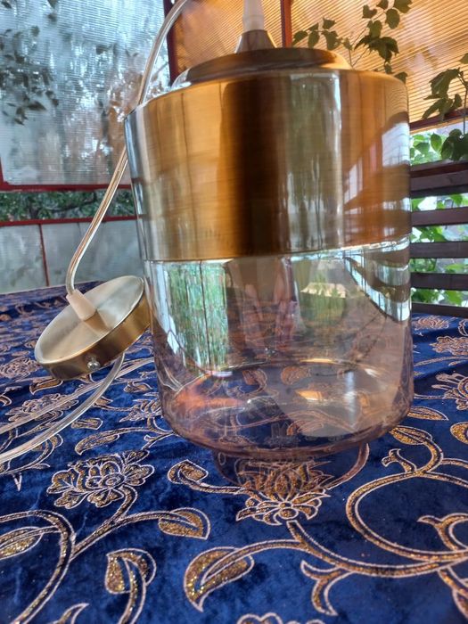 Продам люстру в спальню