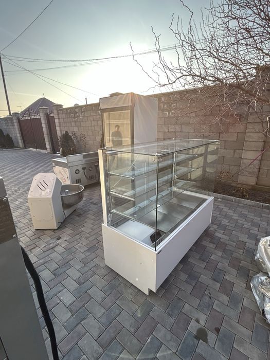 Витринный холодильник