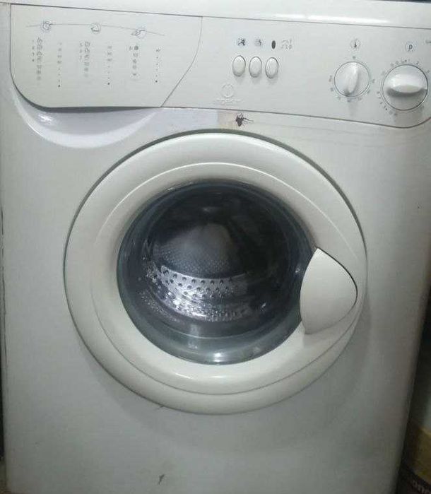 Срочно продается  стиральная  машина  автомат индезит 5 кг.