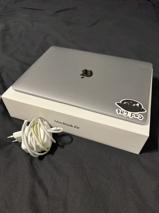 Продаю Macbook air m1