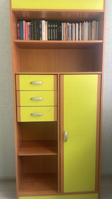 Шкаф для книги за 15 тыс.тенге