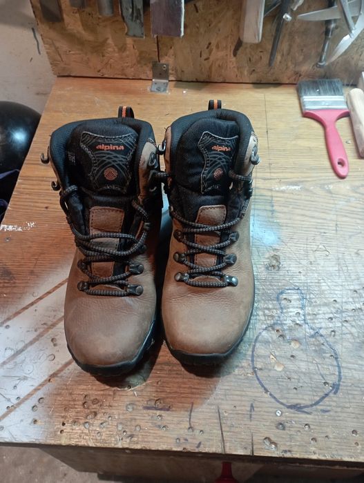 Туристически обувки дамски