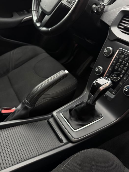 Volvo V40 D2 2.0 diesel 120 cp 2015