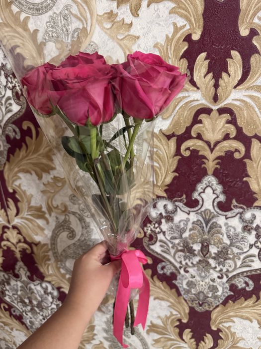 Продам маленький букет роз