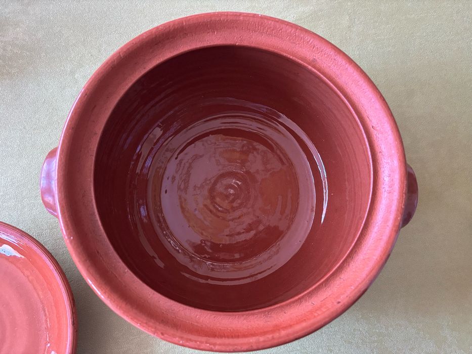 Продавам глинен гювеч