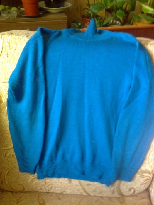 Продам детские вещи:водолазки,джемперы, штанишки