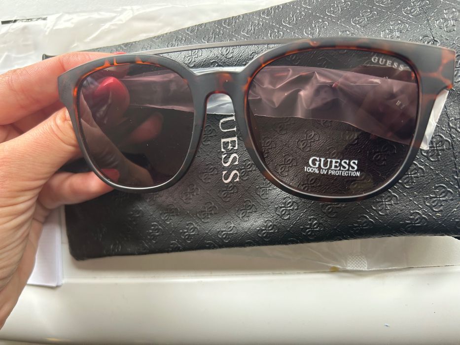 Слънчеви очила Guess