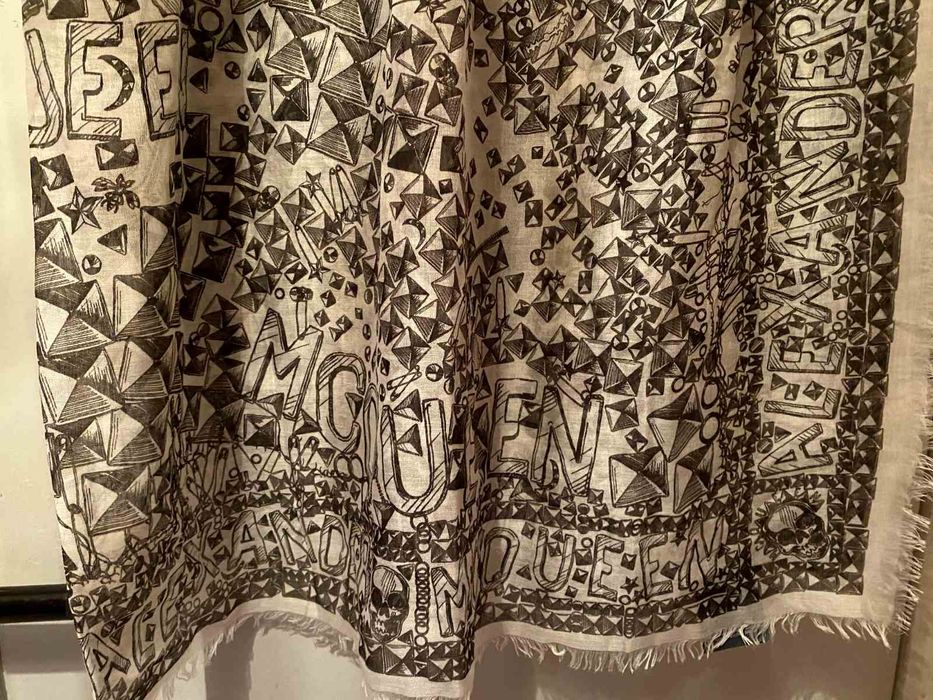 Оригинален шал, Mcqueen