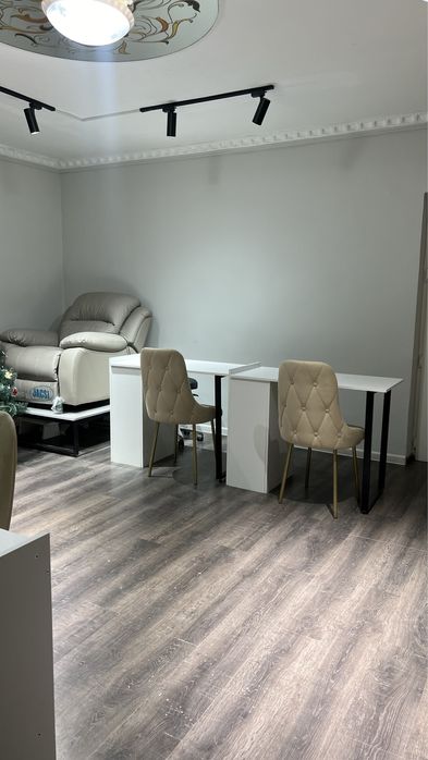 Сдаётся маникюрный столик