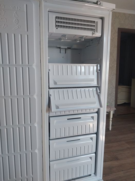 Продам морозильную камеру