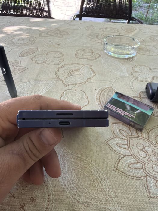 Продам телефон ZFold 6 256 g
