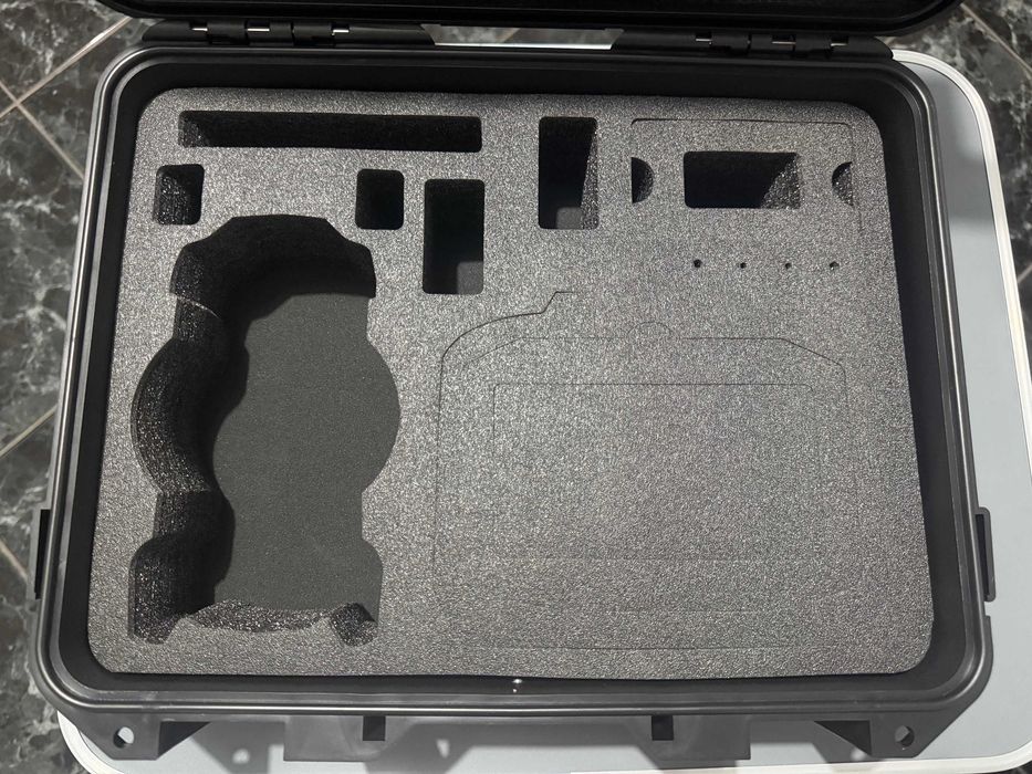 Geanta rigida neagra pentru drona DJI Mini 5 Pro - noua, nefolosita