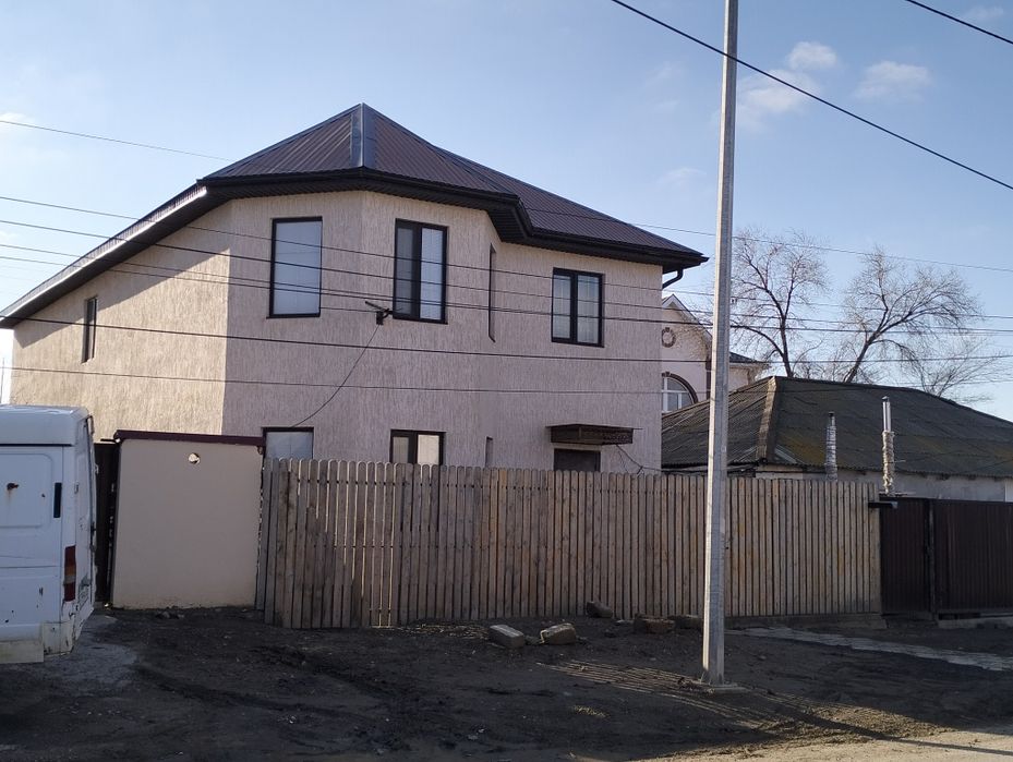 Продам коттедж в центре города