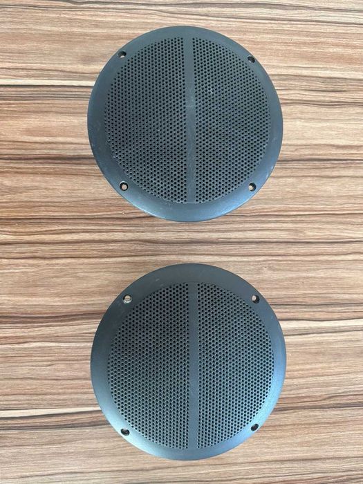 Морски Sub JBL със собствен усилвател