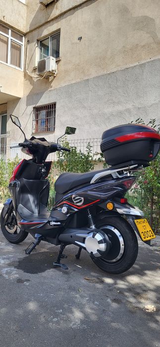 Scuter electric Storm cu sau fără Permis limitată 25km sau  60km la or