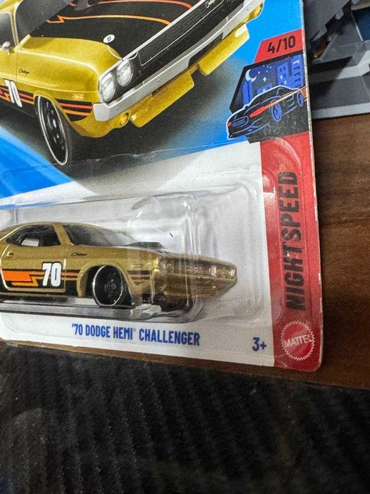 HW Mainline Dodge Hemi Challenger 70