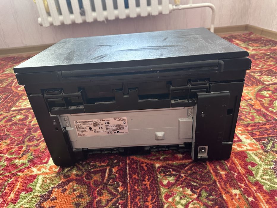 Принтер HP черно белое