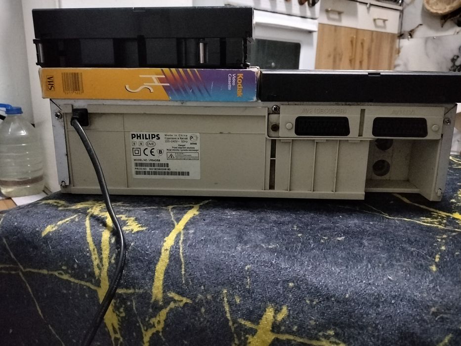 Продам видеомагнитофон PHILLIPS vr540 в отличном состоянии