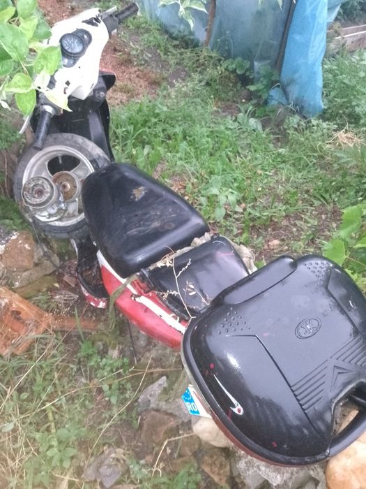 Scuter de 80 cc 4 t