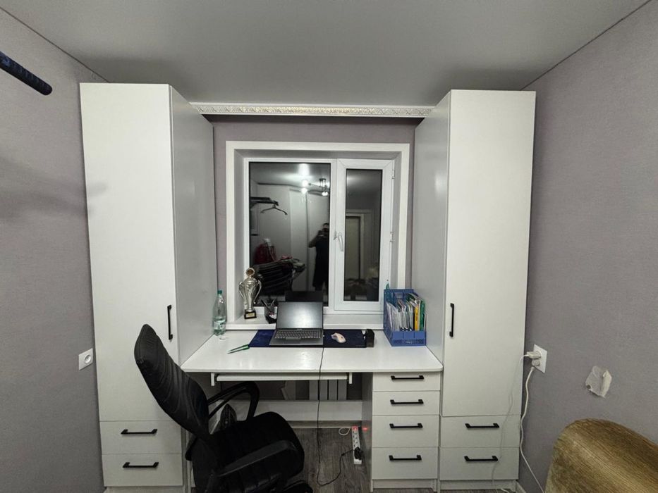 Продаю шкаф с рабочим столом