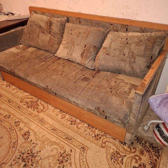 Диван раздвижной 2-х местный