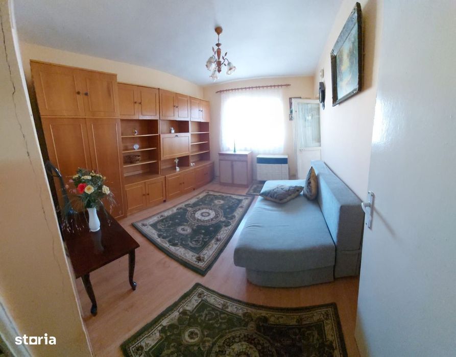 Garsonieră 27 mp cu balcon - etaj 2 - nemobilata -bloc an 1980