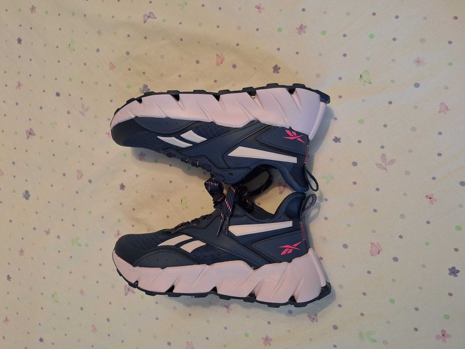 Чисто нови дамски маратонки REEBOK