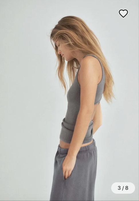 Кроп топ ZARA с гол гръб