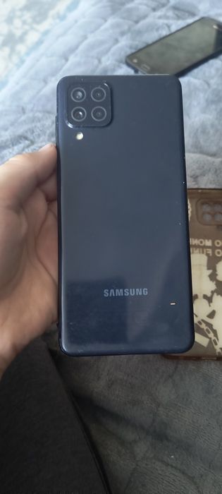 Продаю 3 телефона