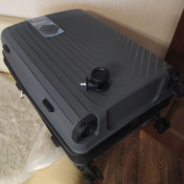 Чемодан средний полипропилен