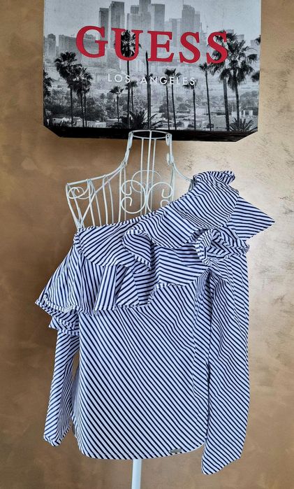 Блуза с голяма къдра "Guess"