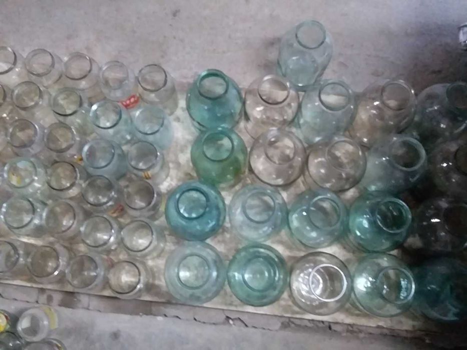 Продаются стеклянные банки 0,5 литровые., 1 литр, 3 литра