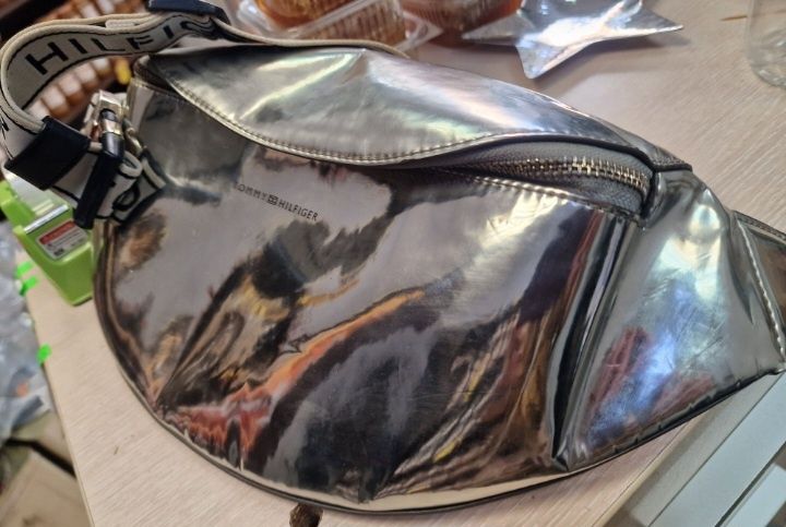 Tommy Hilfiger дамска паласка металик