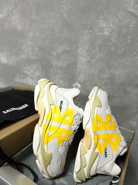 Adidasi Balenciaga Triple S Calitate Premium