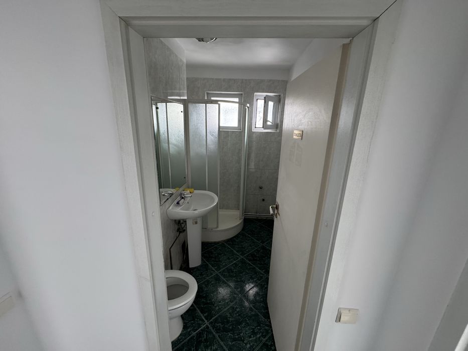 Spatiu Comercial Stradal / birou   60 mp Harmanului 25