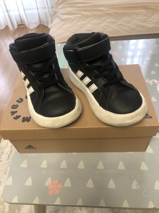 маратонки Адидас