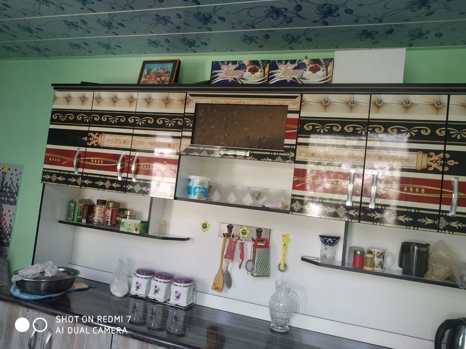 6 sotix holi sotiladi