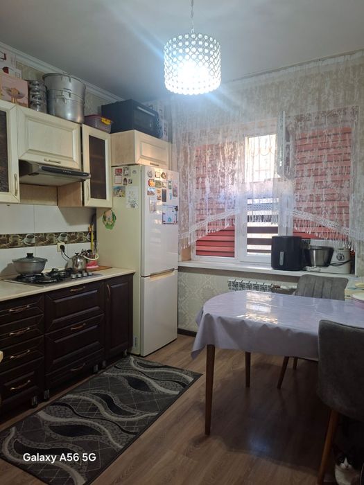 Екі бөлмелі пәтер 31 б ш/а 13 үй подъезд 5 тұрады