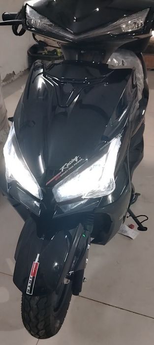 Скутер NOMAD М8.