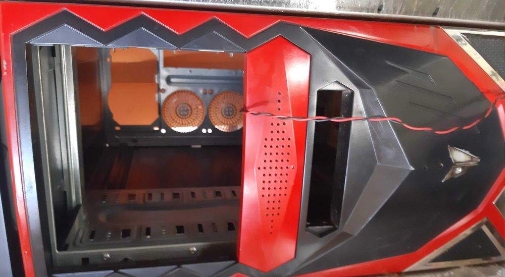 Carcase PC de colectie de prin anii 2000-2005