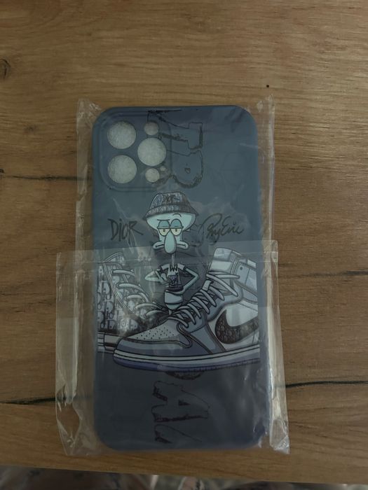 Продам чехол на айфон 12 про