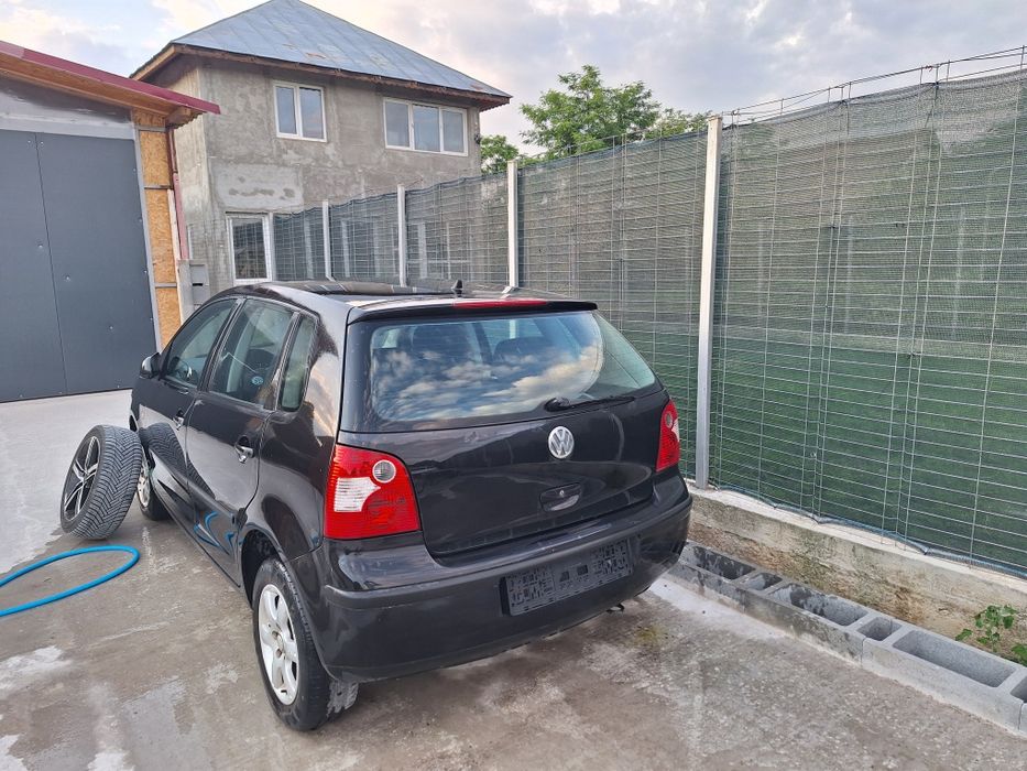 VOLKSWAGEN Polo